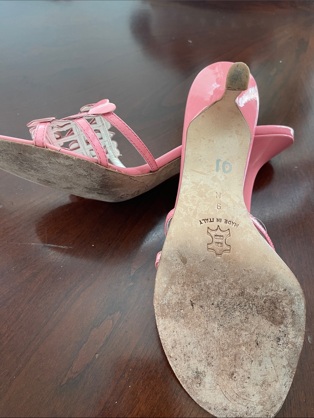 Classiques Entier Pink Heart-Embellished Slide Sandals - Picture 4 of 5